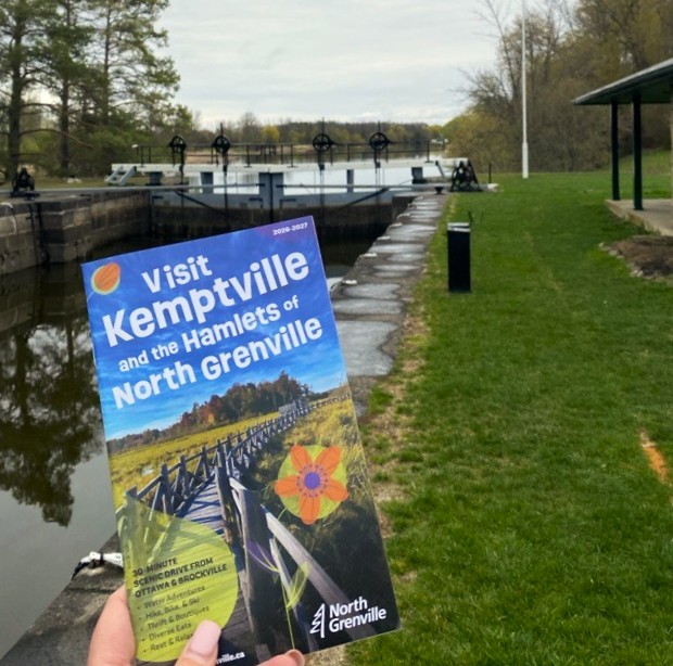 Image of the visitor guide at lockstation in Burritts Rapids
